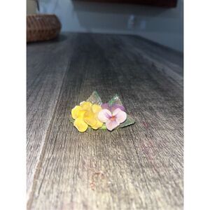 Cara China Staffordshire bone china Flower Shelf Sitter trinket pansy